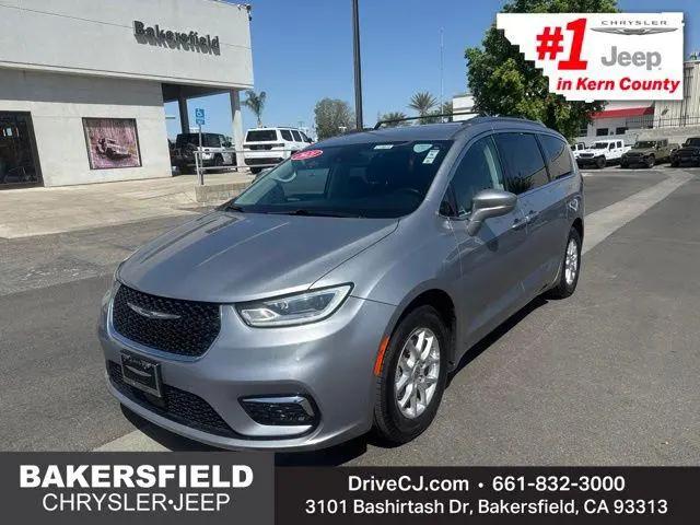 2021 Chrysler Pacifica Touring L for sale in Bakersfield, CA