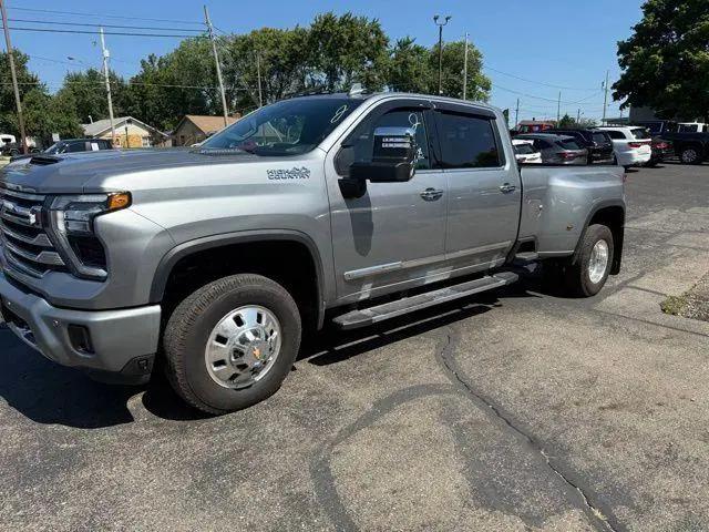 2025 Chevrolet Silverado 3500HD Crew Cab, Long Bed, High Country Dual Rear Wheel, 4WD for sale in Mount Sterling, OH