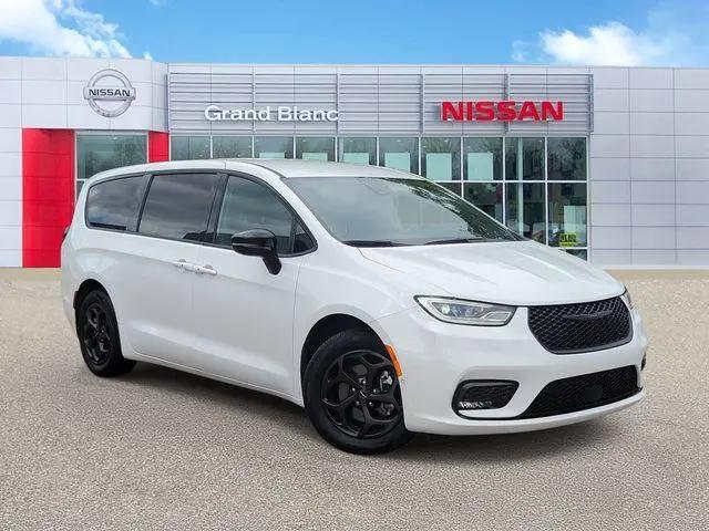 2024 Chrysler Pacifica Hybrid S Appearance Pkg for sale in Grand Blanc, MI