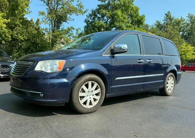 2012 Chrysler Town & Country Touring-L for sale in Rochester Hills, MI