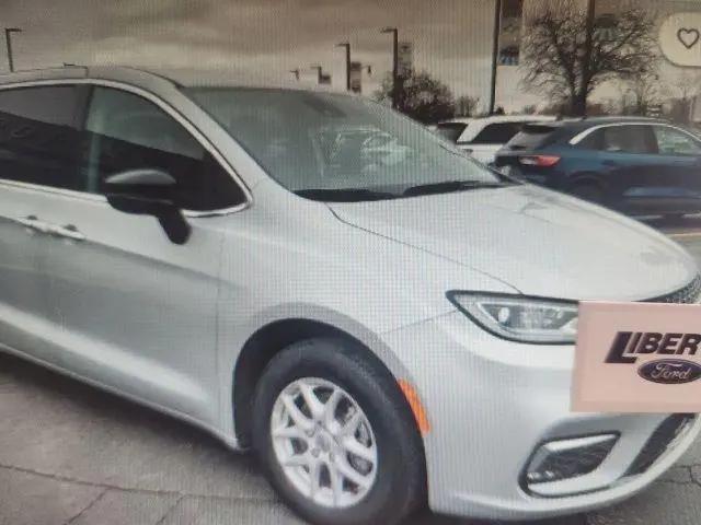 2024 Chrysler Pacifica Touring L for sale in Aurora, OH