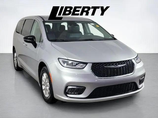 2024 Chrysler Pacifica Touring L for sale in Aurora, OH