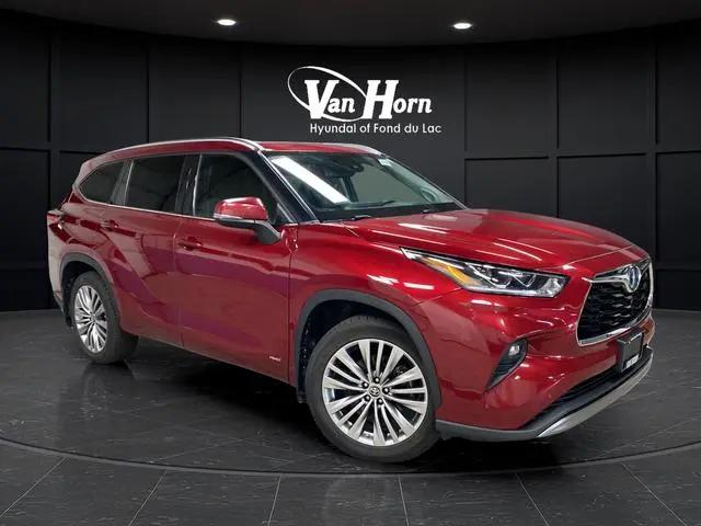 2022 Toyota Highlander Hybrid Platinum for sale in Fond du Lac, WI