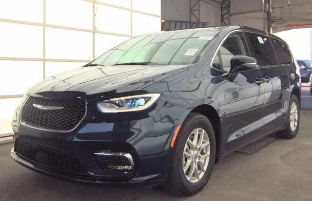 2024 Chrysler Pacifica Touring L for sale in Fremont, MI