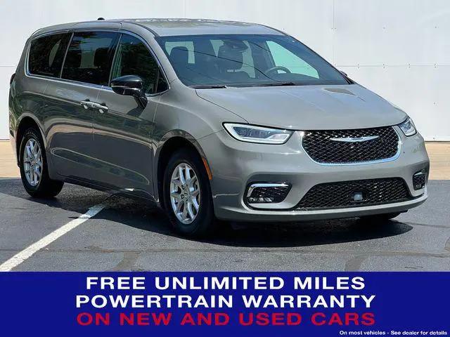 2025 Chrysler Pacifica Select for sale in Fremont, MI