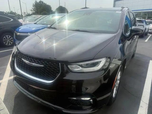 2022 Chrysler Pacifica Touring L for sale in Creve Coeur, MO