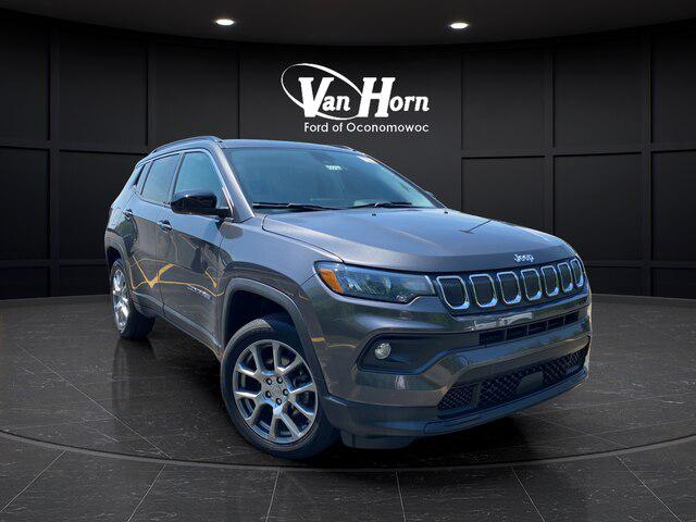2022 Jeep Compass Latitude Lux 4x4 for sale in Oconomowoc, WI