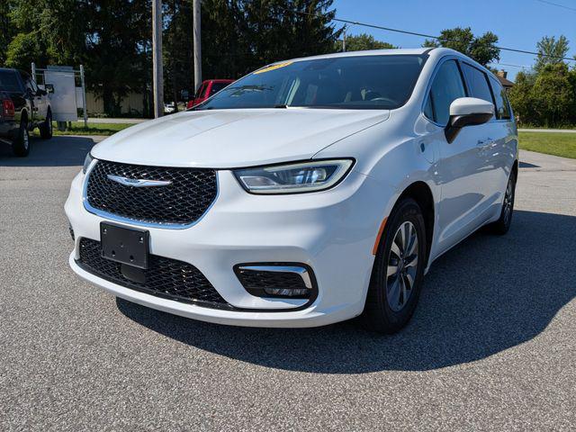 2023 Chrysler Pacifica Hybrid Touring L for sale in Demotte, IN