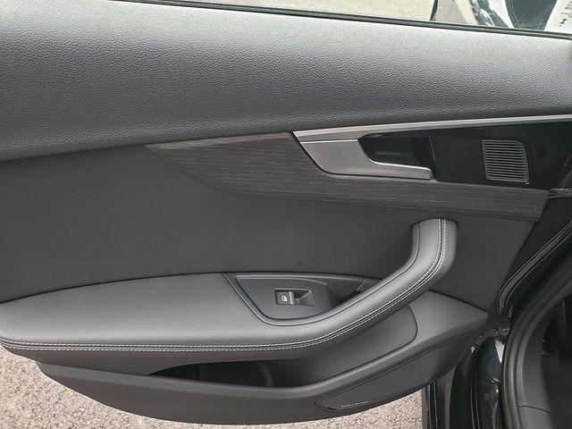 2024 Audi A4 Premium Plus 45 TFSI S line quattro S tronic
