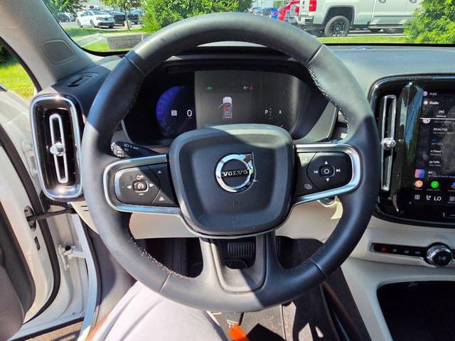 2024 Volvo XC40 B5 Plus Bright Theme 2024 Volvo XC40 B5 Plus Bright Theme