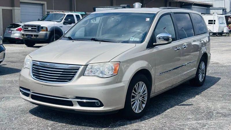 2013 Chrysler Town & Country Touring-L for sale in Kansas City, MO