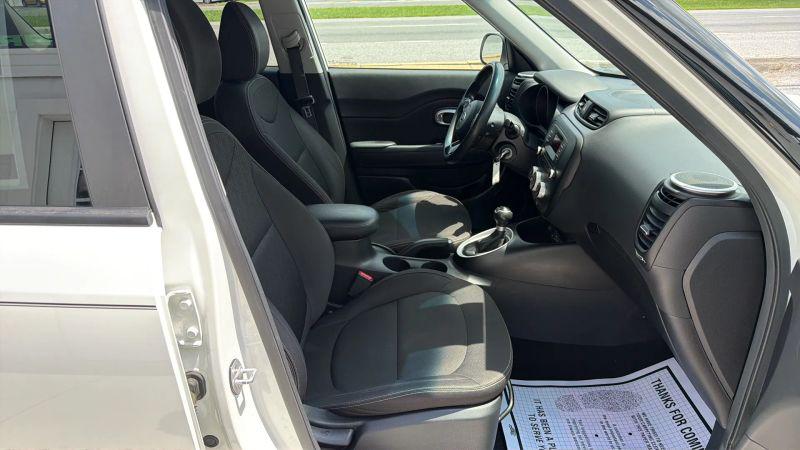 2016 Kia Soul Base