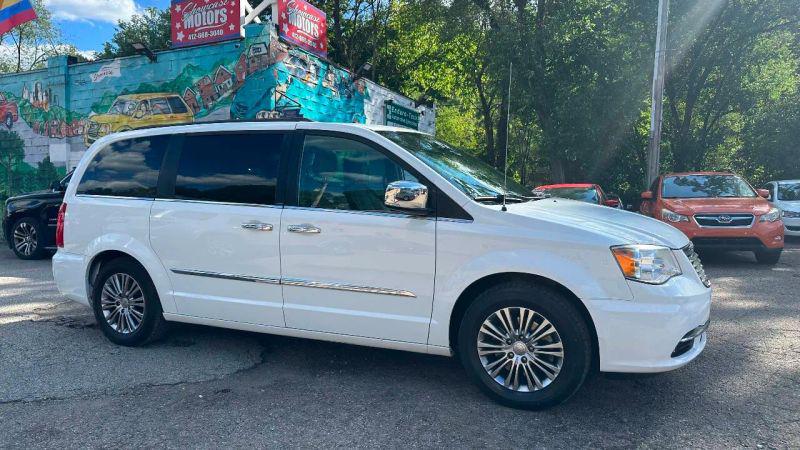 2014 Chrysler Town & Country Touring-L for sale in Pittsburgh, PA