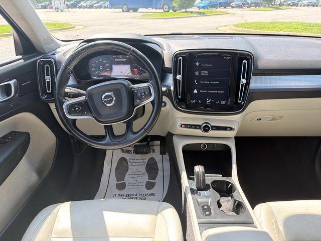 2019 Volvo XC40 T4 Momentum 2019 Volvo XC40 T4 Momentum