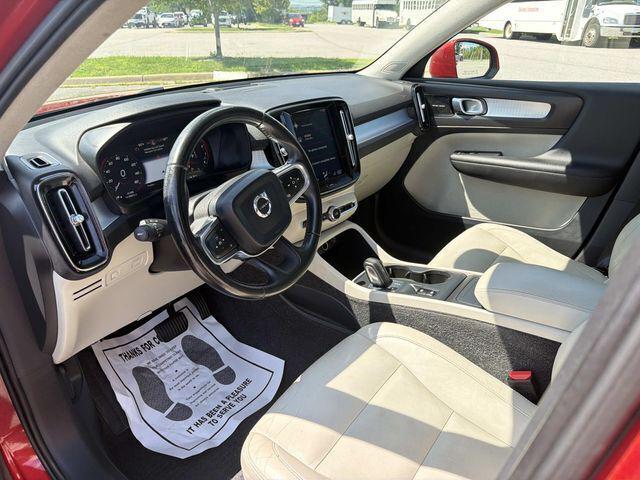 2019 Volvo XC40 T4 Momentum 2019 Volvo XC40 T4 Momentum