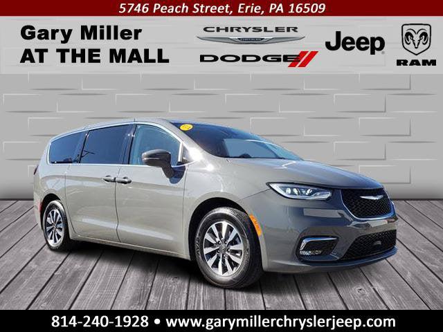 2022 Chrysler Pacifica Hybrid Touring L for sale in Erie, PA