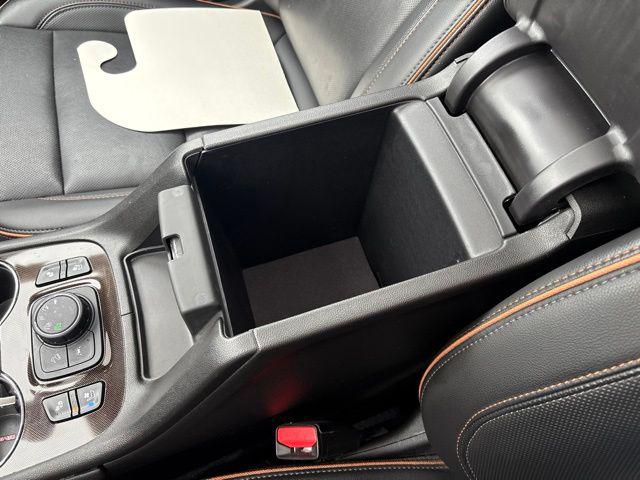 2023 GMC Acadia AWD AT4