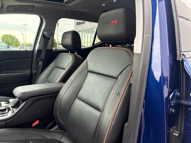 2023 GMC Acadia AWD AT4
