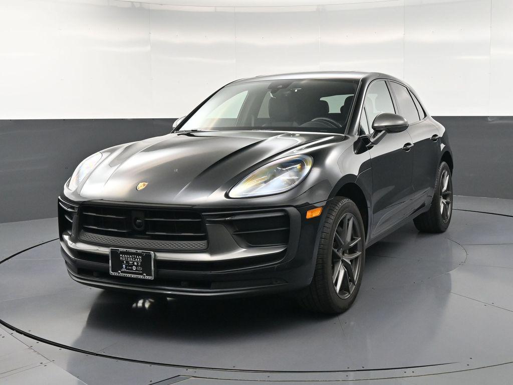 /2023 Porsche Macan