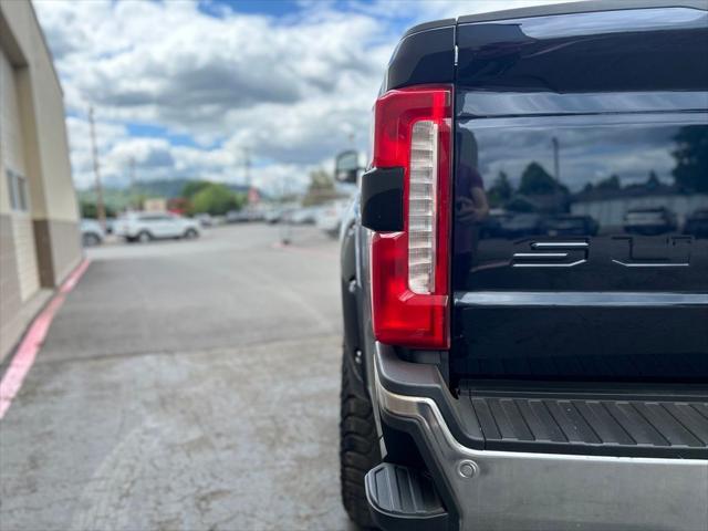 2025 Ford F-350 LARIAT