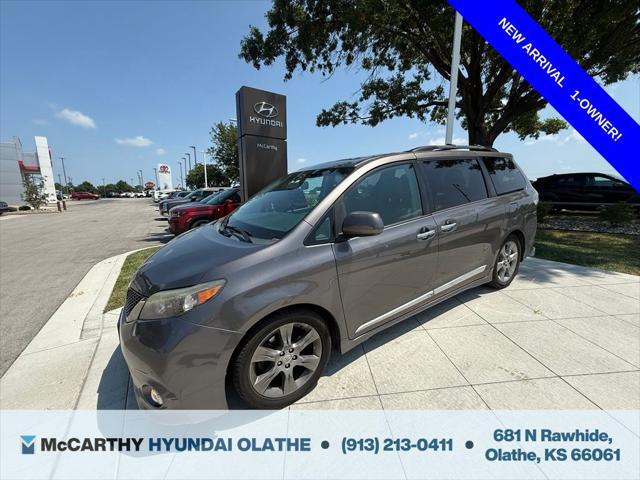 2014 Toyota Sienna SE 8 Passenger for sale in OLATHE, KS