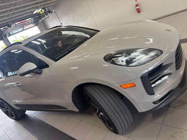 2021 Porsche Macan Base