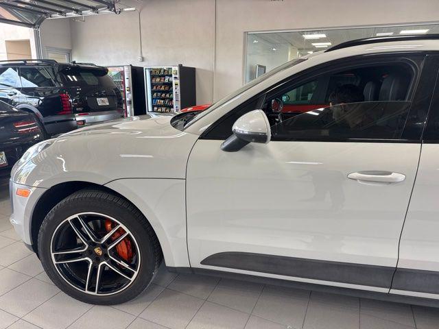2021 Porsche Macan Base