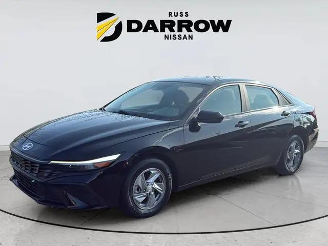 2024 Hyundai Elantra SE for sale in Milwaukee, WI
