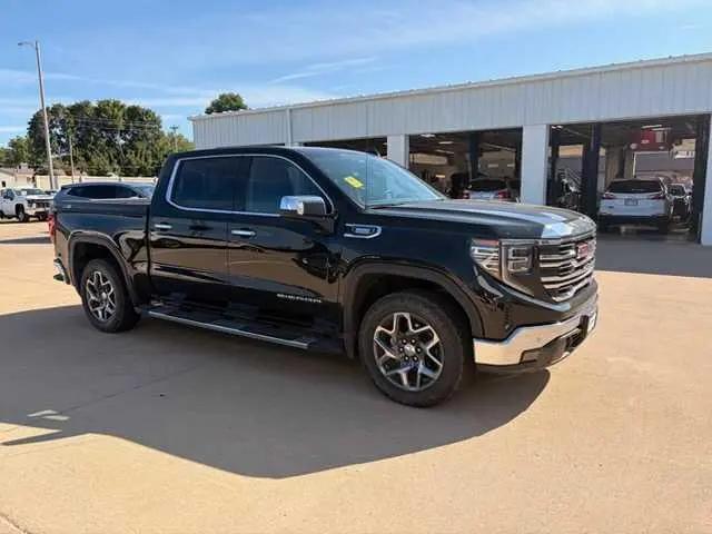 2024 GMC Sierra 1500 4WD Crew Cab Short Box SLT for sale in Bloomington, IL