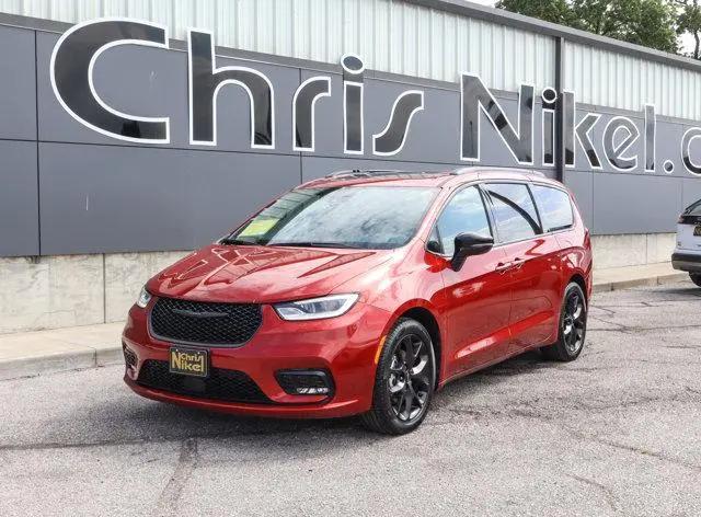 2025 Chrysler Pacifica Limited for sale in Broken Arrow, OK