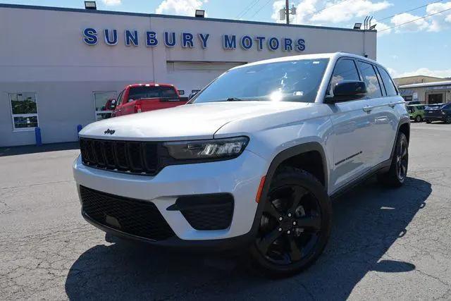2022 Jeep Grand Cherokee Altitude 4x4 for sale in Sunbury, PA