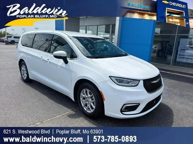 2023 Chrysler Pacifica Touring L for sale in Poplar Bluff, MO