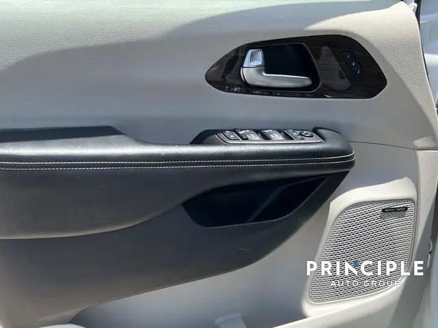 2021 Chrysler Pacifica Limited AWD