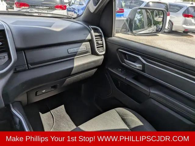2022 Ram 1500 Big Horn Crew Cab 4x2 64 Box