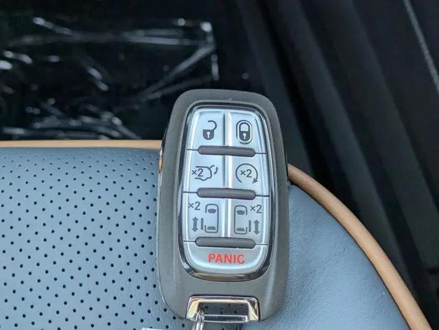2027 Chrysler Pacifica Pinnacle