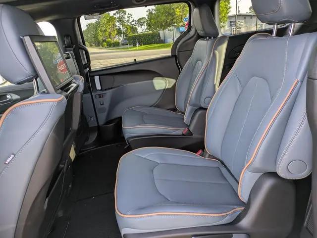 2027 Chrysler Pacifica Pinnacle