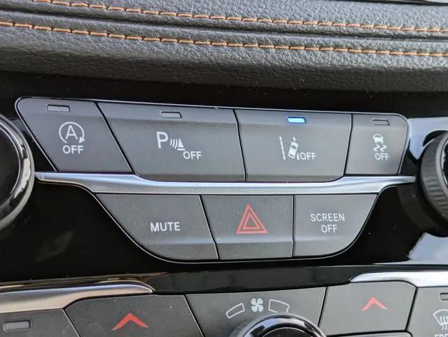 2027 Chrysler Pacifica Pinnacle