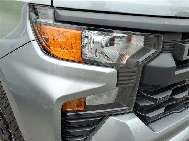 2023 Chevrolet Silverado 1500 4WD Crew Cab Short Bed Custom 2023 Chevrolet Silverado 1500 4WD Crew Cab Short Bed Custom