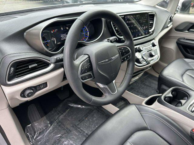 2023 Chrysler Pacifica Hybrid Touring L 2023 Chrysler Pacifica Hybrid Touring L