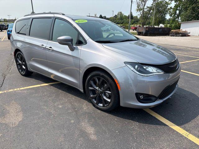 2020 Chrysler Pacifica 35th Anniversary Limited for sale in Imlay City, MI