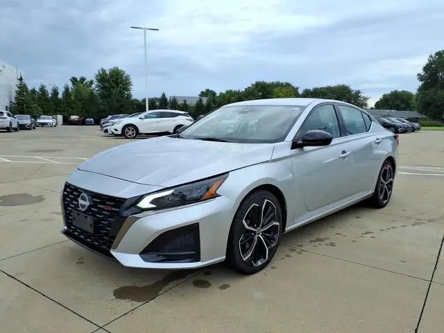 2024 Nissan Altima SR FWD for sale in Springfield, IL