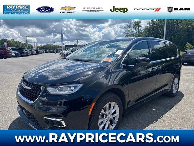 2025 Chrysler Pacifica Select for sale in Mount Pocono, PA
