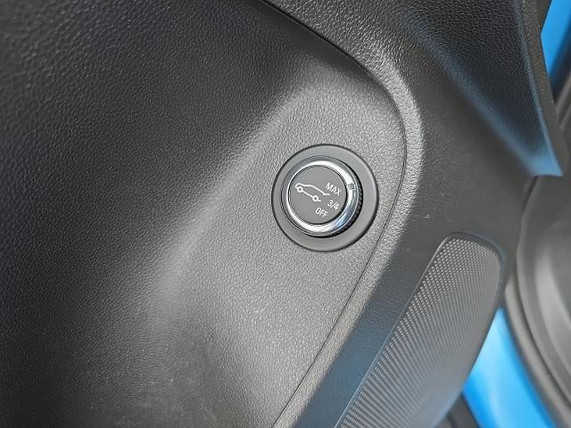 2025 Buick NV Sport Touring FWD