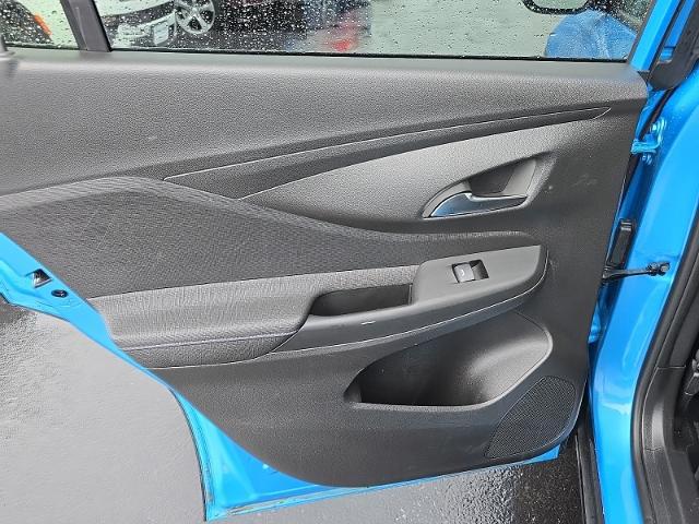 2025 Buick NV Sport Touring FWD
