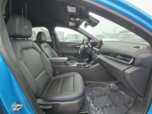 2025 Buick NV Sport Touring FWD