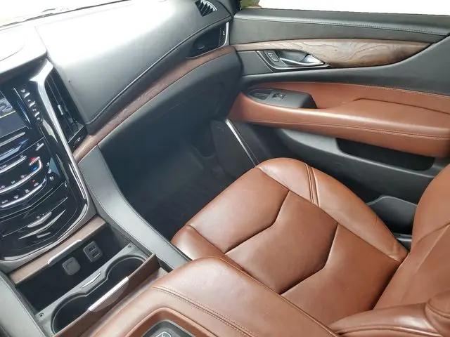 2019 Cadillac Escalade Luxury