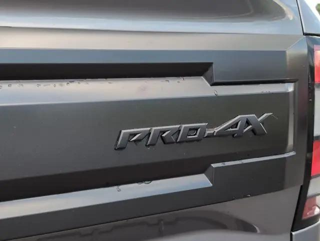 2025 Nissan Frontier Crew Cab PRO-4X 4x4
