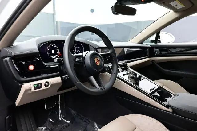 2026 Porsche Panamera 4