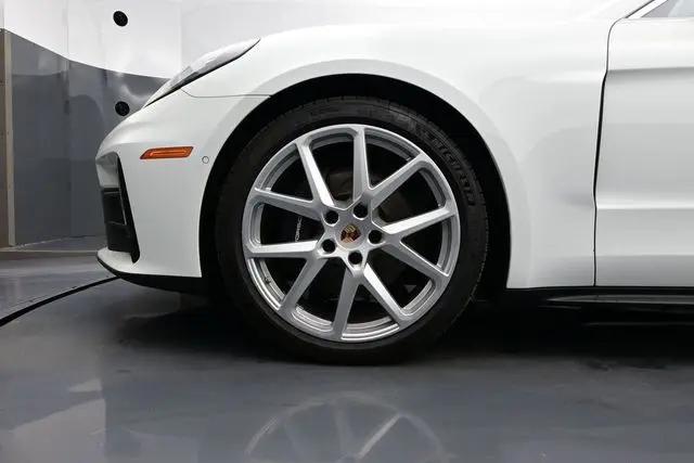 2026 Porsche Panamera 4