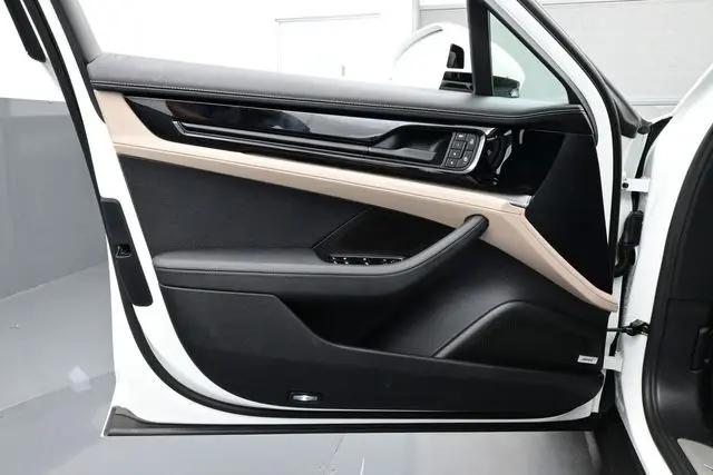 2026 Porsche Panamera 4